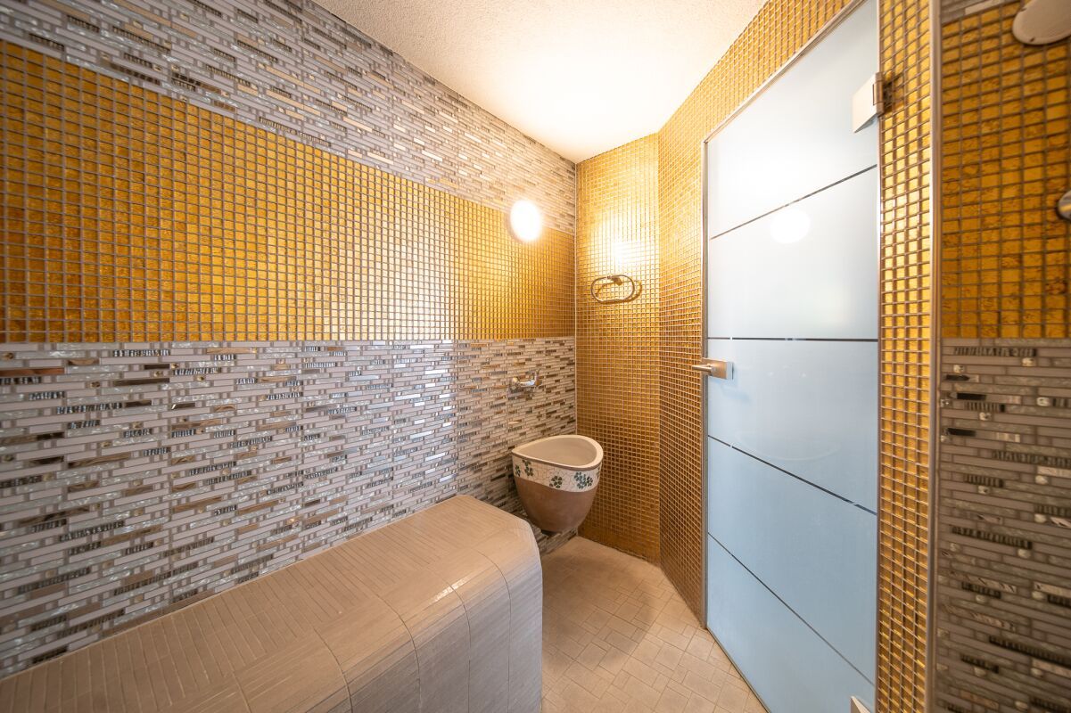 Exklusive Maisonettewohnung mit Dachloge und Spa-Bereich
