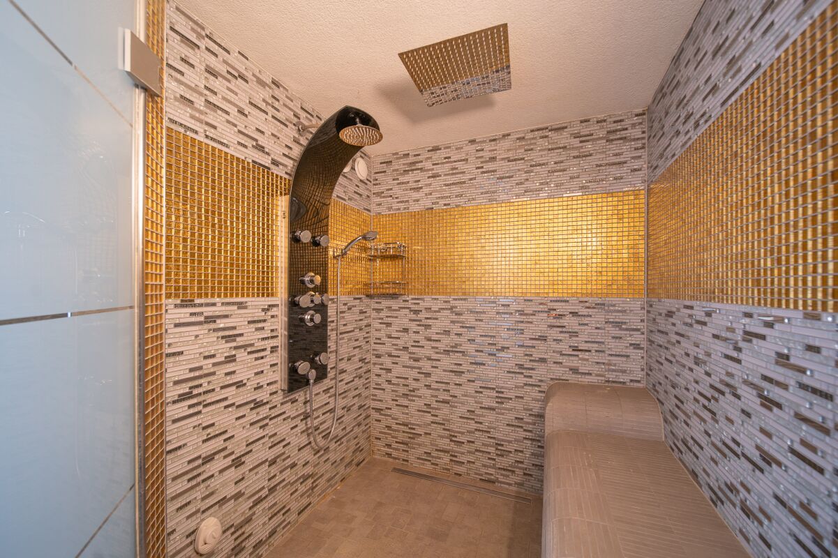 Exklusive Maisonettewohnung mit Dachloge und Spa-Bereich
